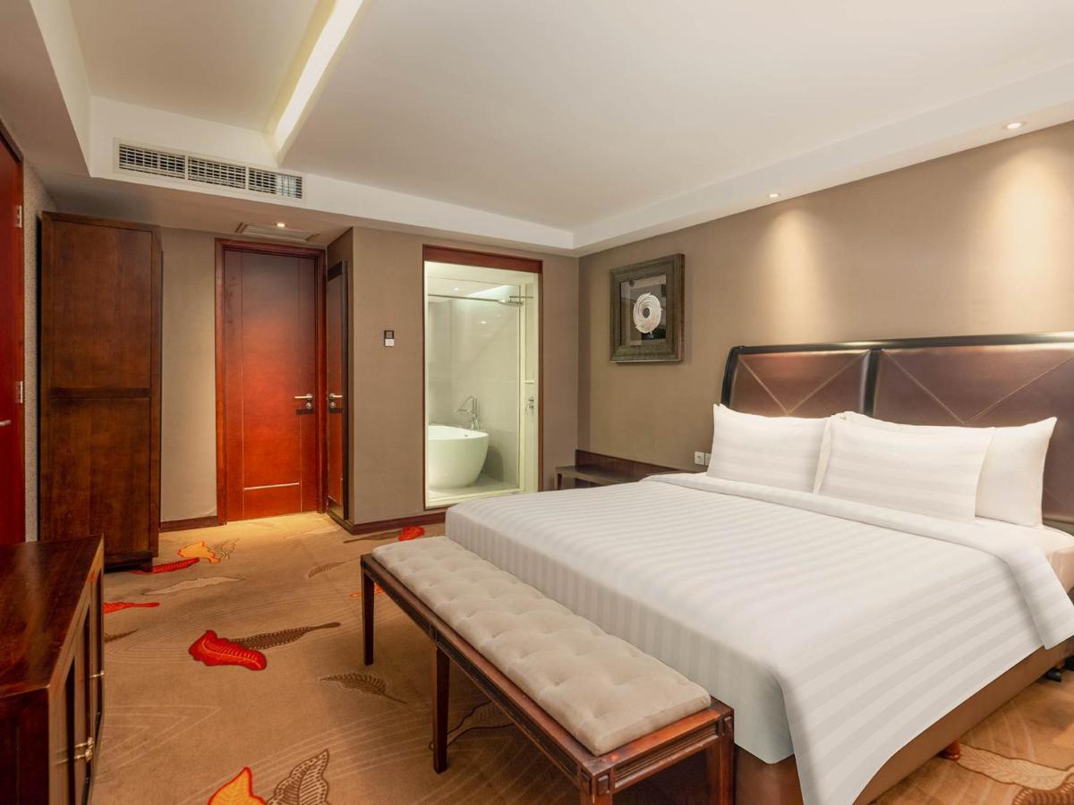 The Alana Yogyakarta Hotel And Convention Center Sleman  Ngoại thất bức ảnh