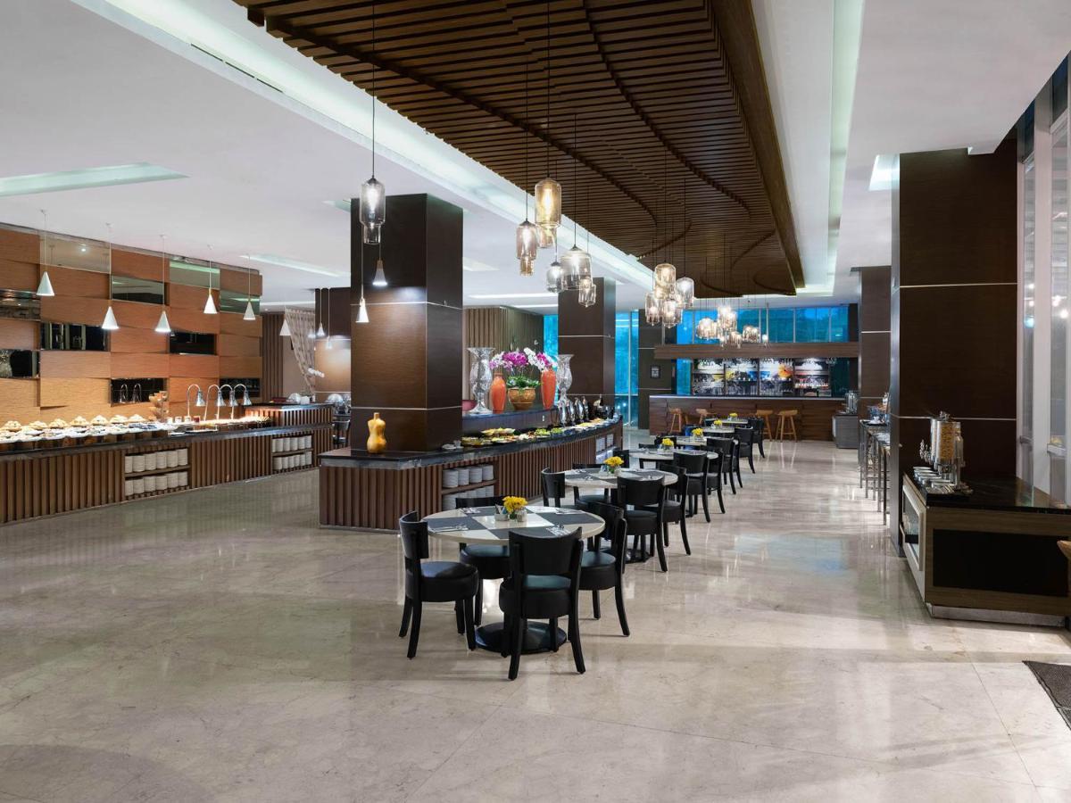 The Alana Yogyakarta Hotel And Convention Center Sleman  Ngoại thất bức ảnh