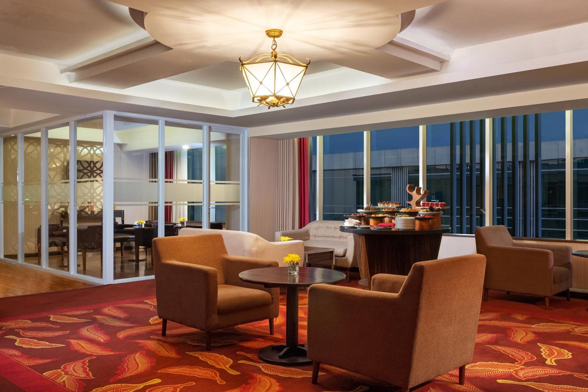 The Alana Yogyakarta Hotel And Convention Center Sleman  Ngoại thất bức ảnh
